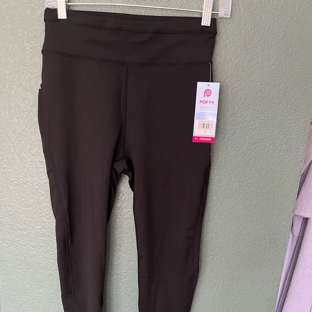 NWT black leggings with pockets